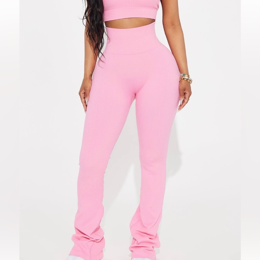 Bubblegum Pink High-Waisted Leggings with Stretchy Comfort